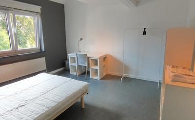 Kot bij bewoner te huur in Luik St Gilles